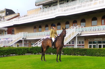 Retraining Of Racehorses (RoR) – Scotland’s Claire Halliday and her ex racehorse Bunacurry take overall 5th Place in the British Showjumping 2015 National League